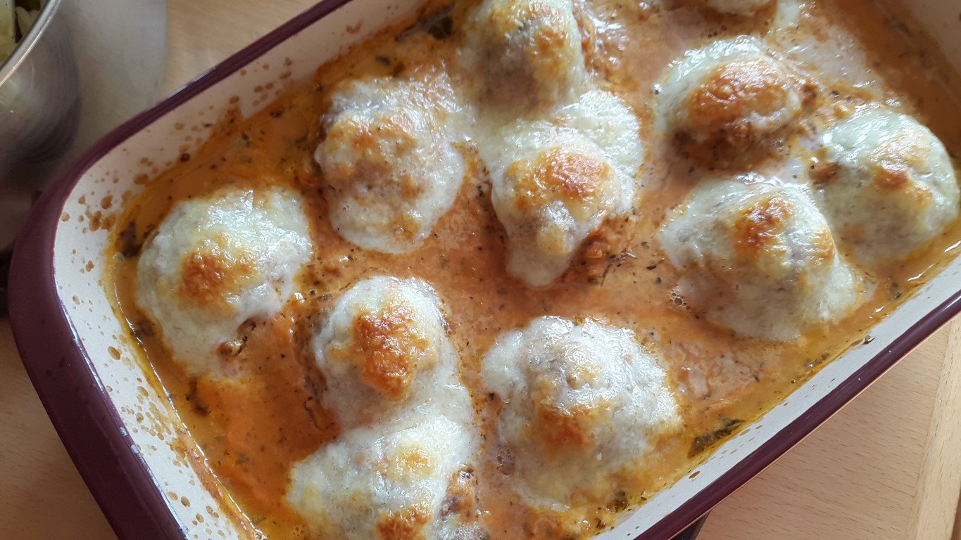 Hackbällchen in Tomatensoße