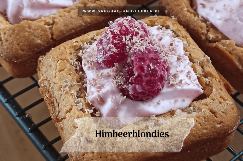 Himbeer-Blondies mit weißer Schokolade