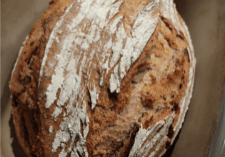 Kerniges Sauerteig-Saatenbrot