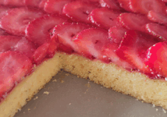 kleiner Erdbeerkuchen